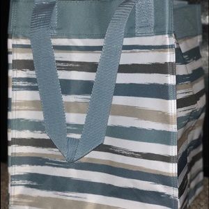 ✨New✨ Essential Storage Tote by Thirty-One